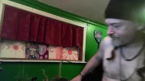 hippiedad333 online show from April 9, 2:42 am