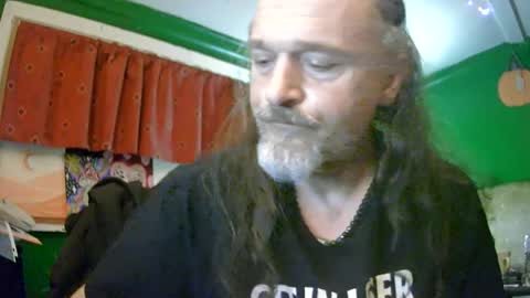 hippiedad333 online show from June 14, 8:05 am