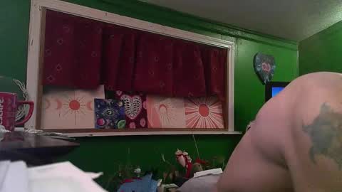 hippiedad333 online show from February 20, 2:19 am