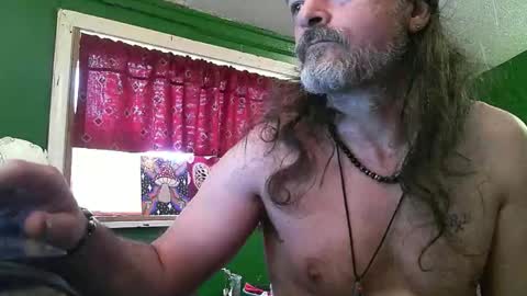 hippiedad333 online show from April 25, 1:41 pm