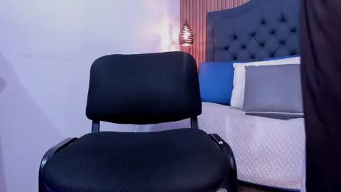 Hisoka online show from April 21, 9:21 pm