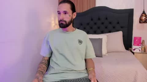 Hisoka online show from April 14, 8:19 pm