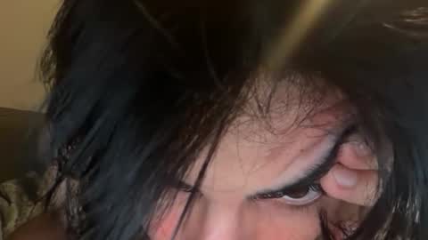 hlghschoolsweetheart online show from April 14, 5:29 am