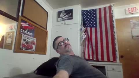 Snapshot of hoglegg99384194 chatting on March 5, 9:38 am hoglegg99384194 online show from March 5, 9:38 am