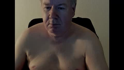 Snapshot of holgerhb53 chatting on October 18, 2:11 pm Holger online show from October 18, 2:11 pm