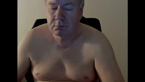 Snapshot of holgerhb53 chatting on October 26, 2:30 pm Holger online show from October 26, 2:30 pm