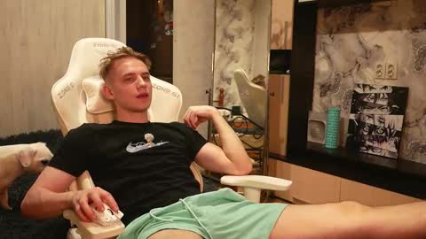 Mike online show from October 22, 6:32 pm