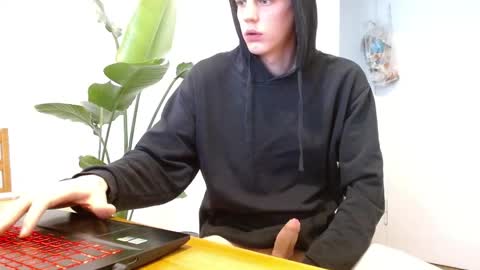 holydegenerate online show from April 4, 6:54 am