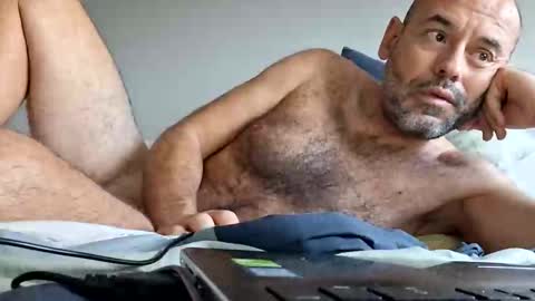 Snapshot of honeydaddyforyou chatting on October 14, 7:04 am honeydaddyforyou online show from October 14, 7:04 am