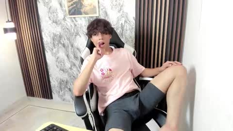 Snapshot of honeymoon_sariel chatting on September 12, 8:09 pm honeymoon_sariel online show from September 12, 8:09 pm
