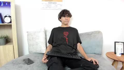 Snapshot of honeymoon_sariel chatting on September 8, 7:35 pm honeymoon_sariel online show from September 8, 7:35 pm