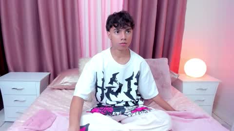 honeymoon_sariel online show from October 19, 7:50 pm