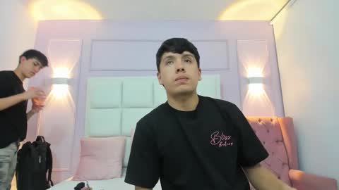 hoot_booys_ online show from January 15, 9:28 pm