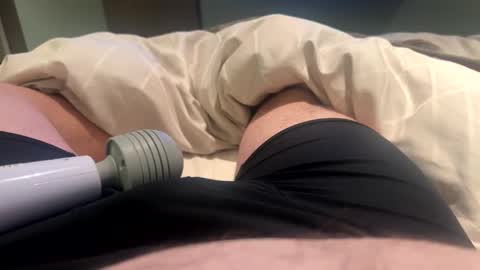 Snapshot of horny4ever247 chatting on October 9, 3:50 pm horny4ever247 online show from October 9, 3:50 pm