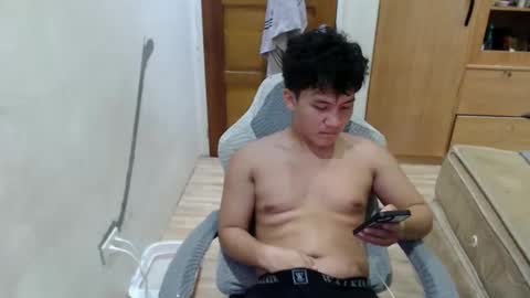 horny_bert online show from April 20, 7:27 pm