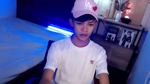 horny_joshxxx online show from April 29, 4:11 pm