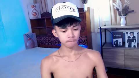 horny_joshxxx online show from April 22, 3:02 am