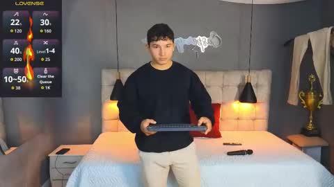 Snapshot of horny_nick18 chatting on October 6, 1:05 pm horny_nick18 online show from October 6, 1:05 pm