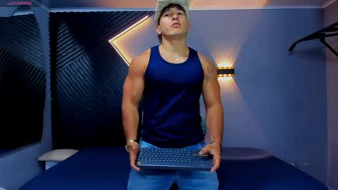 horny_nick18 online show from June 8, 1:01 pm