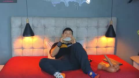 Snapshot of horny_nick18 chatting on October 7, 1:26 pm horny_nick18 online show from October 7, 1:26 pm