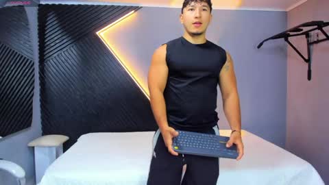 horny_nick18 online show from April 22, 11:48 am
