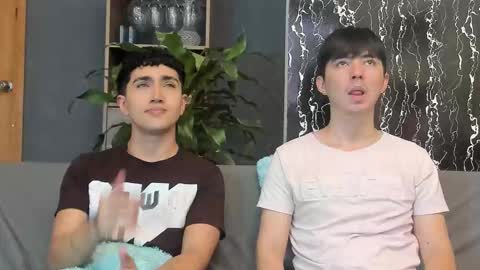 Snapshot of horny_twinks_guys chatting on October 6, 8:35 pm Alex and Camilo online show from October 6, 8:35 pm