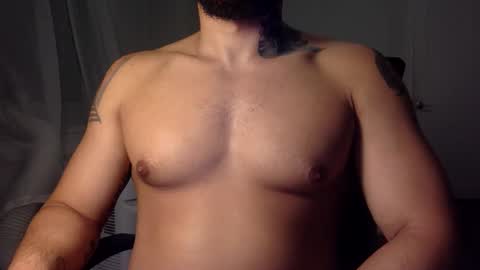 Snapshot of hornybbcxx chatting on October 1, 2:15 am hornybbcxx online show from October 1, 2:15 am
