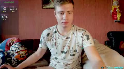 Snapshot of hornyblondieboyy chatting on October 7, 10:19 am Max online show from October 7, 10:19 am