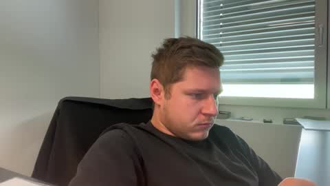 hornyboy95300 online show from October 13, 8:09 am