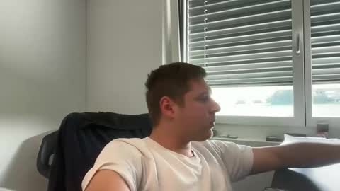 Snapshot of hornyboy95300 chatting on October 10, 9:47 am hornyboy95300 online show from October 10, 9:47 am
