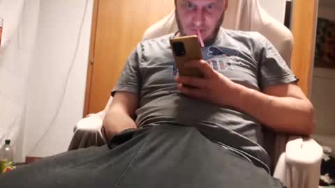 hornycock_1993 online show from March 7, 8:44 pm