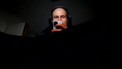 hornycock_1993 online show from December 3, 6:24 am