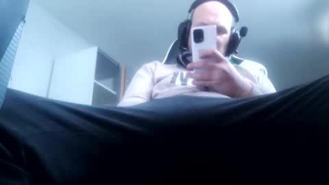 hornycock_1993 online show from January 4, 7:55 am