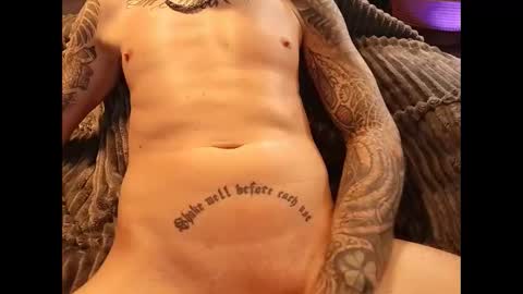Snapshot of hornydeutsch chatting on December 31, 1:47 am hornydeutsch online show from December 31, 1:47 am