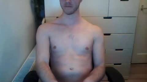 hornydutchman69 online show from March 31, 6:53 pm