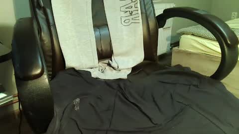 hornygeorgeee online show from April 23, 1:32 am