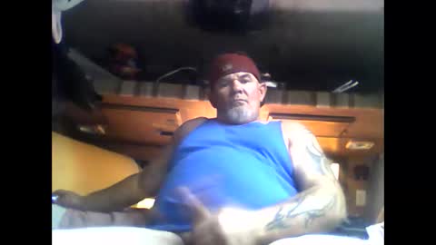 hornyhungwhiteboy4u269 online show from May 9, 3:57 pm