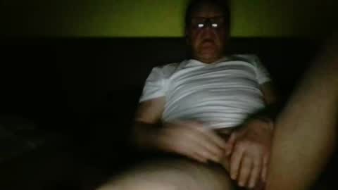hornyoldman2558 online show from May 4, 2:41 pm