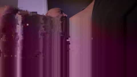 hornyonelooking1 online show from December 18, 11:56 am