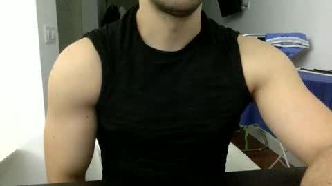 hornyspaniard93 online show from April 27, 10:04 pm