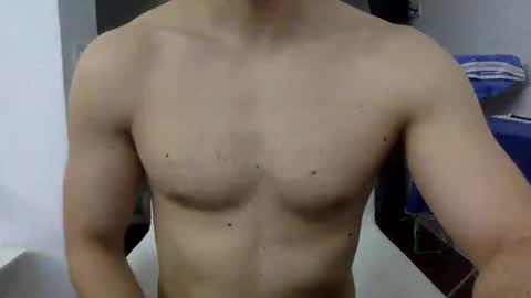 hornyspaniard93 online show from April 29, 5:41 pm