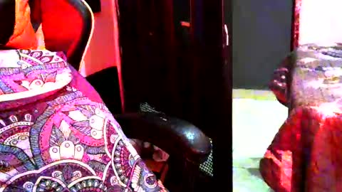 horsebrowm online show from January 11, 4:00 pm