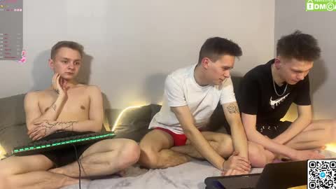 Snapshot of horzy_forz chatting on February 8, 9:15 pm Horzy online show from February 8, 9:15 pm