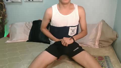 Snapshot of hot_8inchtwink chatting on December 16, 4:02 am Rylle online show from December 16, 4:02 am
