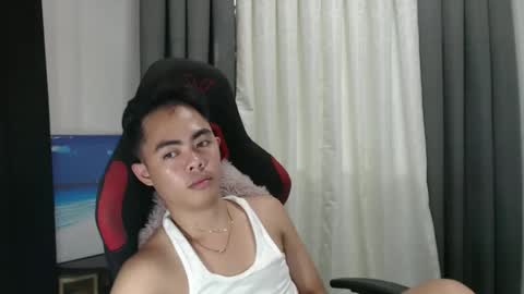 Snapshot of hot_8inchtwink chatting on September 15, 8:04 am Rylle online show from September 15, 8:04 am