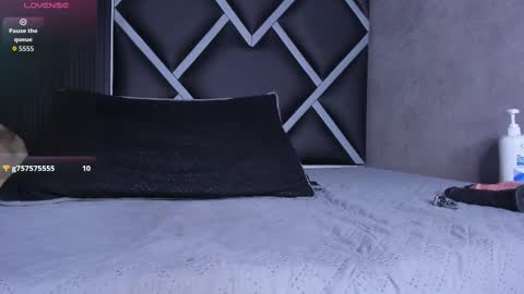 Snapshot of hot_boy_04 chatting on October 3, 5:29 pm hot boy 04 online show from October 3, 5:29 pm