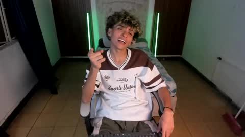 hot bunny online show from November 15, 4:25 am