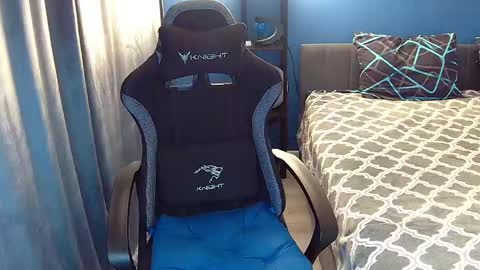 hot_cap_77 online show from April 27, 7:52 pm