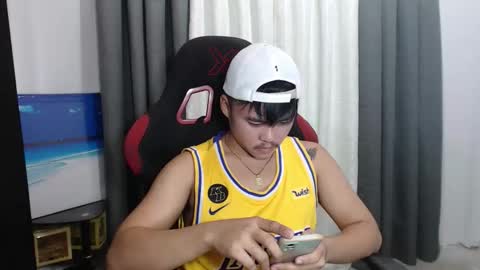 Snapshot of hot_emmanuel chatting on September 18, 8:27 am emman online show from September 18, 8:27 am