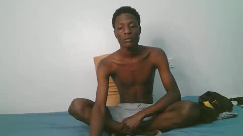 hot_guys88 online show from May 9, 10:27 am